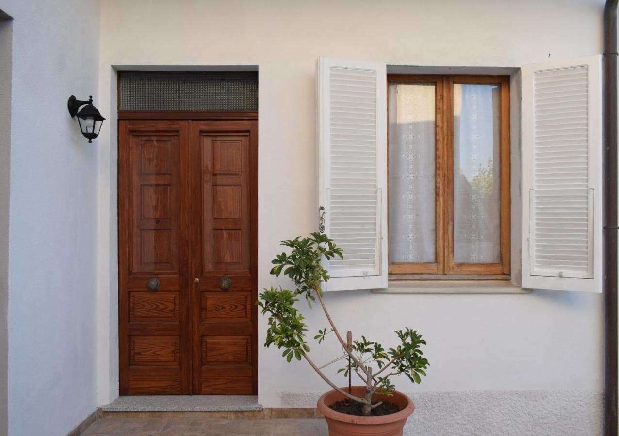 A Casa Di Zia Bed & Breakfast Oschiri ภายนอก รูปภาพ